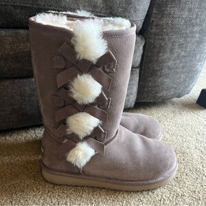 Kookaburra by Ugg Victoria Tall Boots size 6